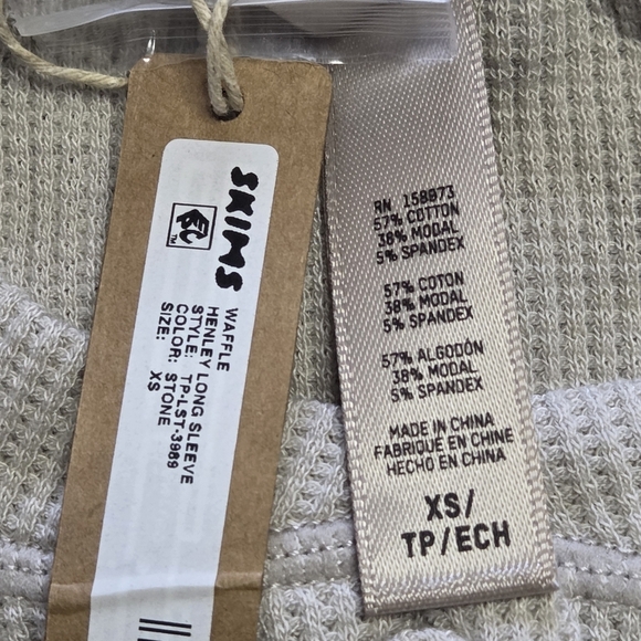 Skims Waffle Henley Long Sleeve Top Short Stone Beige XSmall NWT - Picture 3 of 4